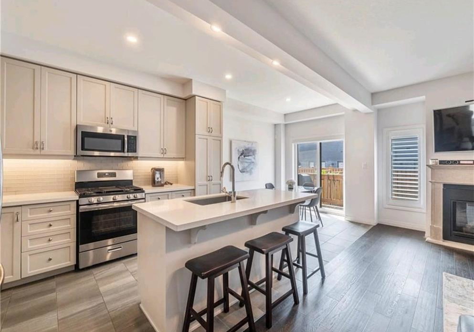 79-greenwich-avenue-stoney-creek-ontario-40848984