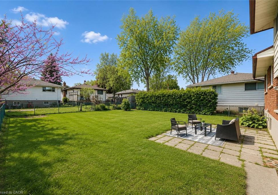 17-glenda-court-guelph-ontario-40849010