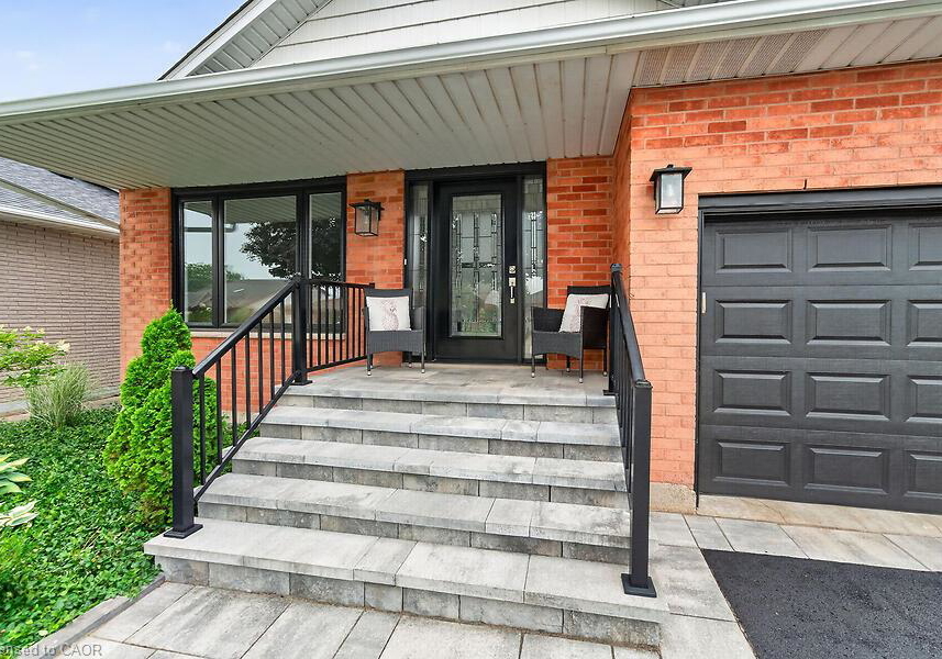 30-carriagegate-drive-hamilton-ontario-40849024