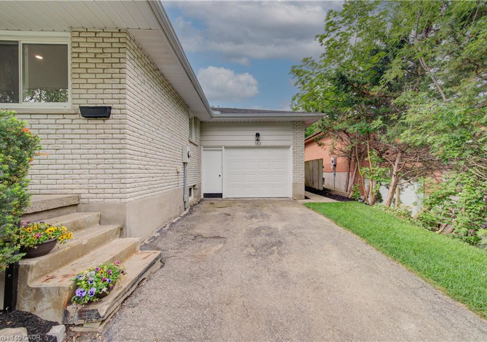 163-lynnbrook-crescent-waterloo-ontario-40849052
