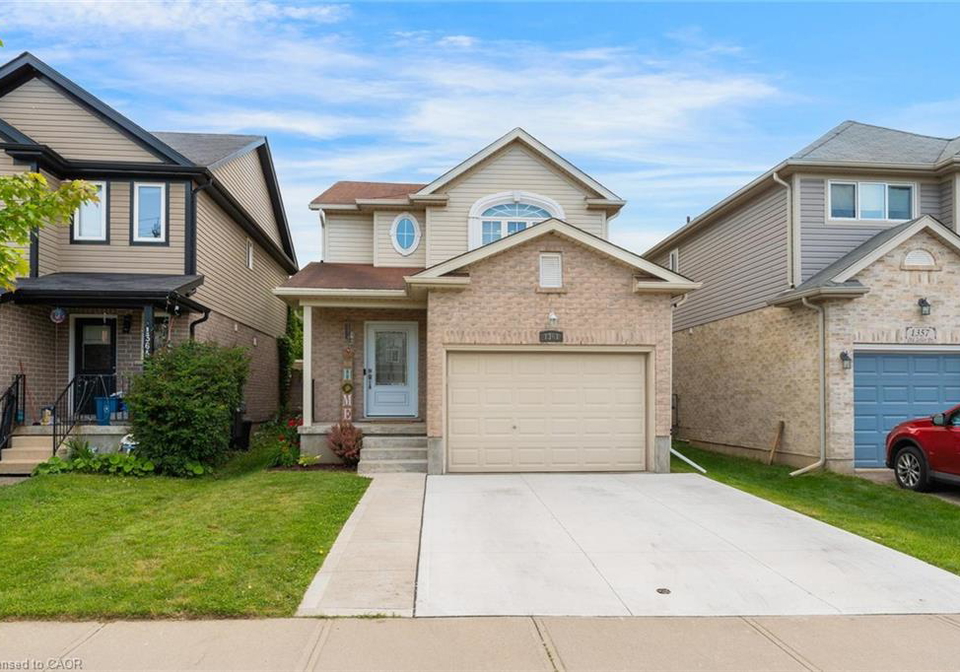 1361-old-zeller-drive-kitchener-ontario-40849177