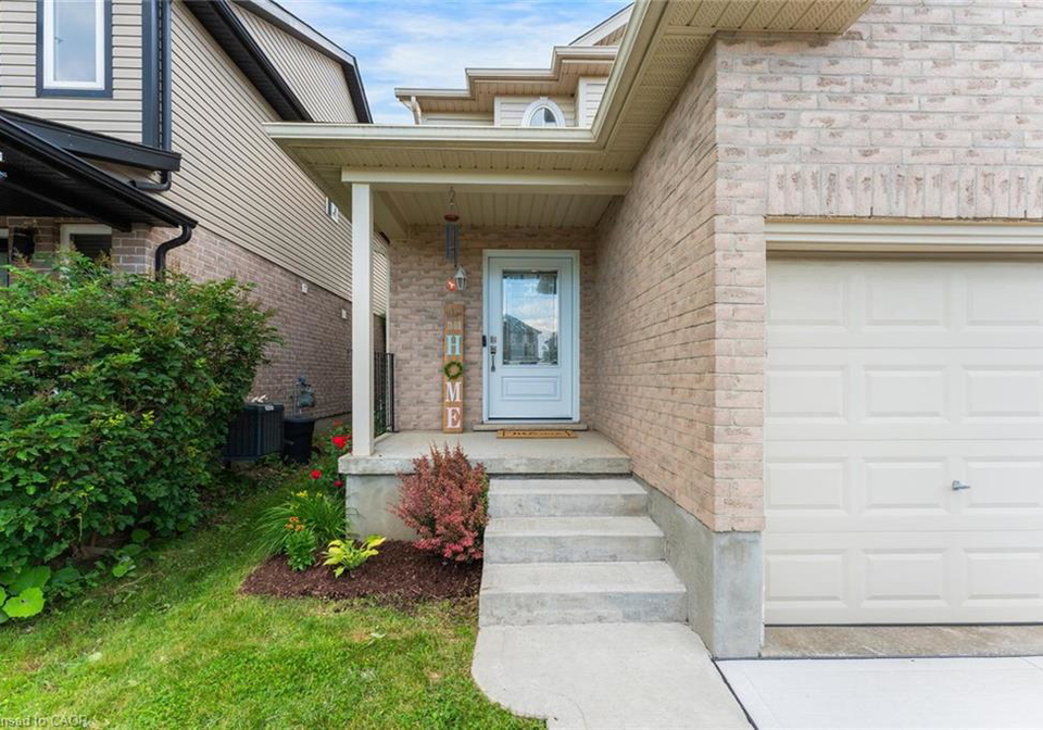 1361-old-zeller-drive-kitchener-ontario-40849177