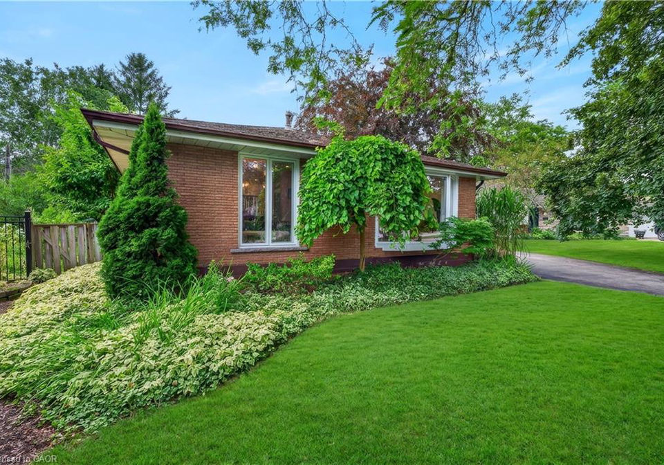 20-monarch-court-dundas-ontario-40849279