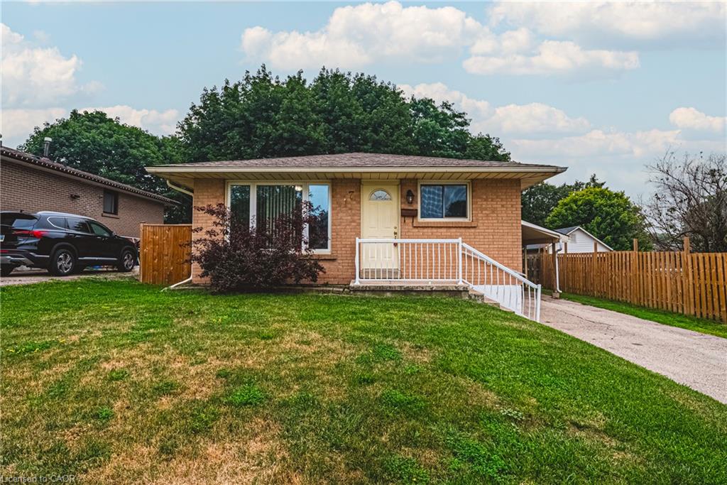 7-chapman-court-cambridge-ontario-40849282