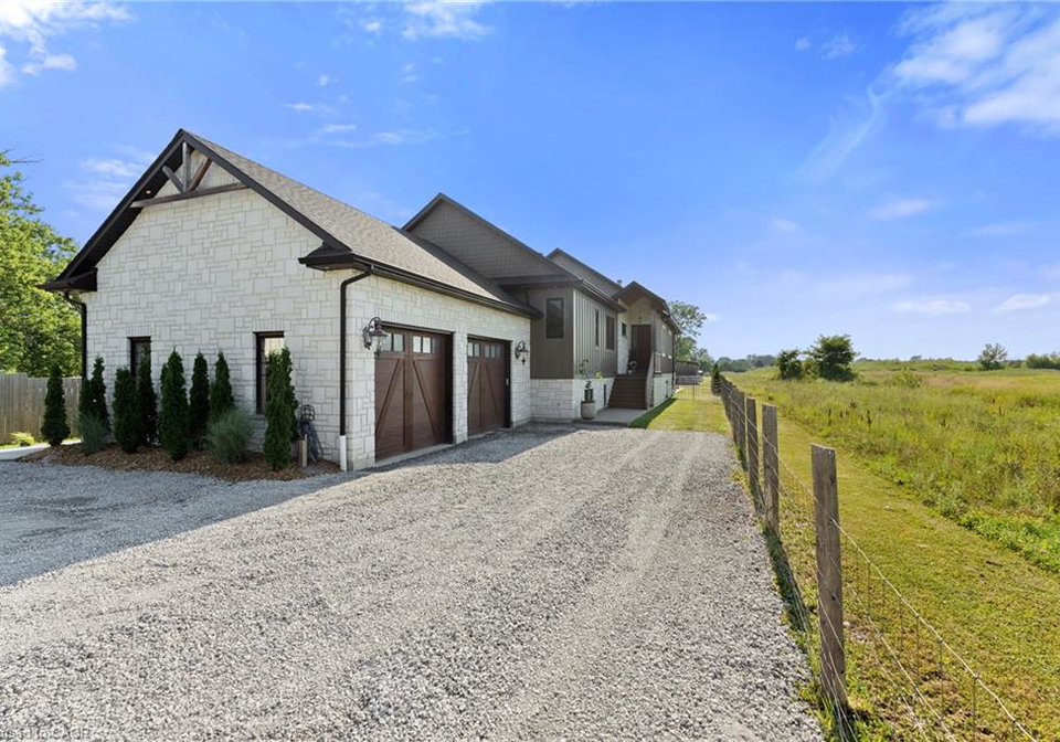 1519-merrittville-highway-welland-ontario-40849303