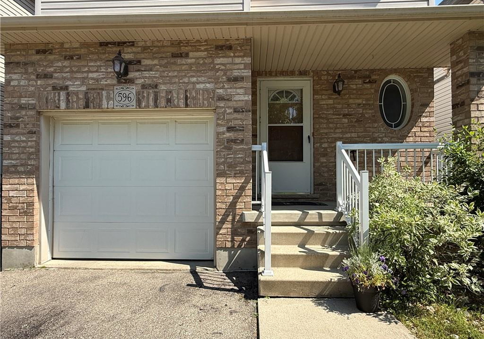 596-violet-street-waterloo-ontario-40849319