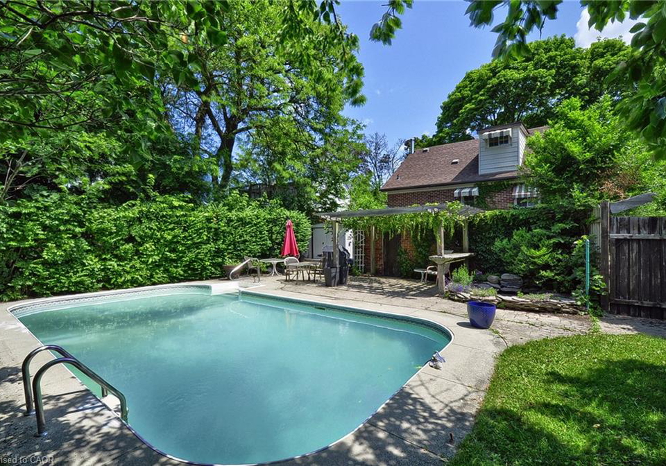 285-albert-street-waterloo-ontario-40849396