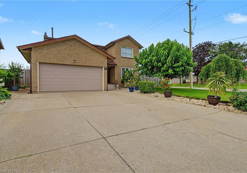 2-cresthaven-drive-stoney-creek-ontario-40849414