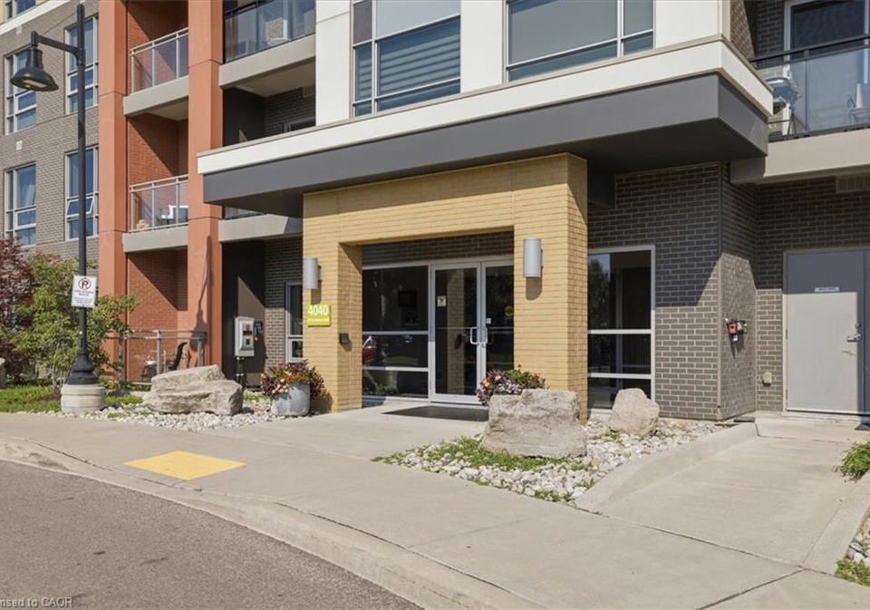 4040-upper-middle-road-burlington-ontario-40849451