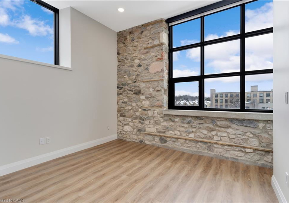 15-main-street-cambridge-ontario-40849458