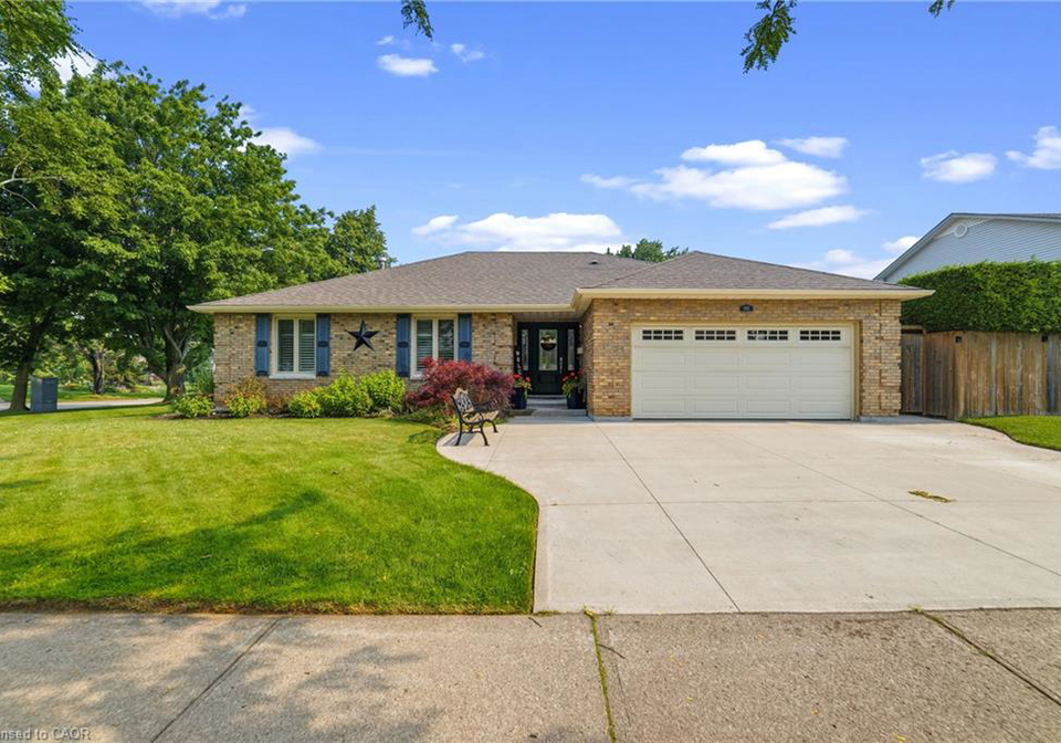 1-banburry-crescent-grimsby-ontario-40849497
