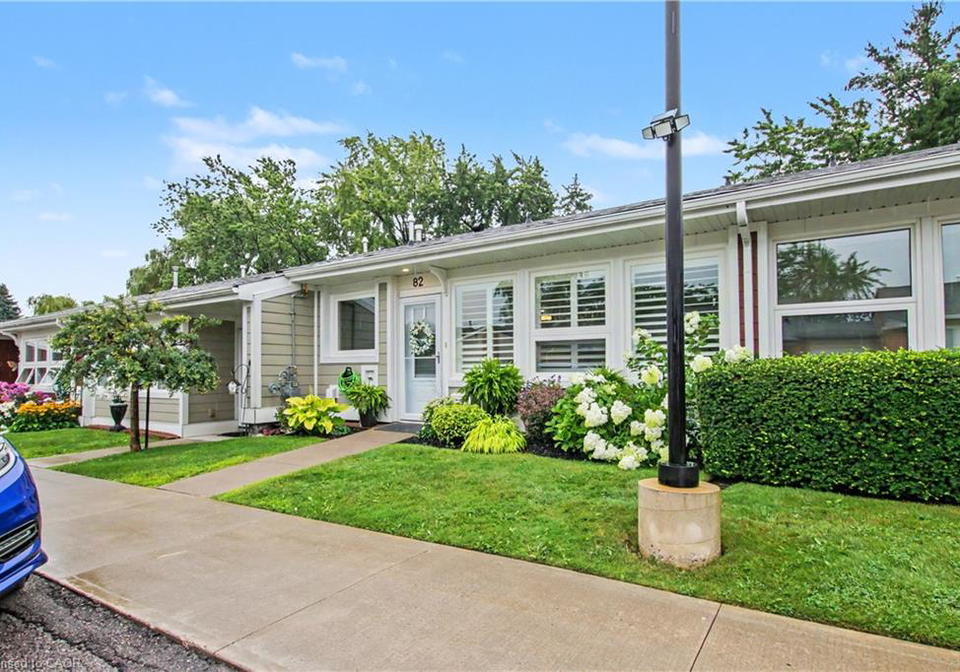 82-szollosy-circle-hamilton-ontario-40849511