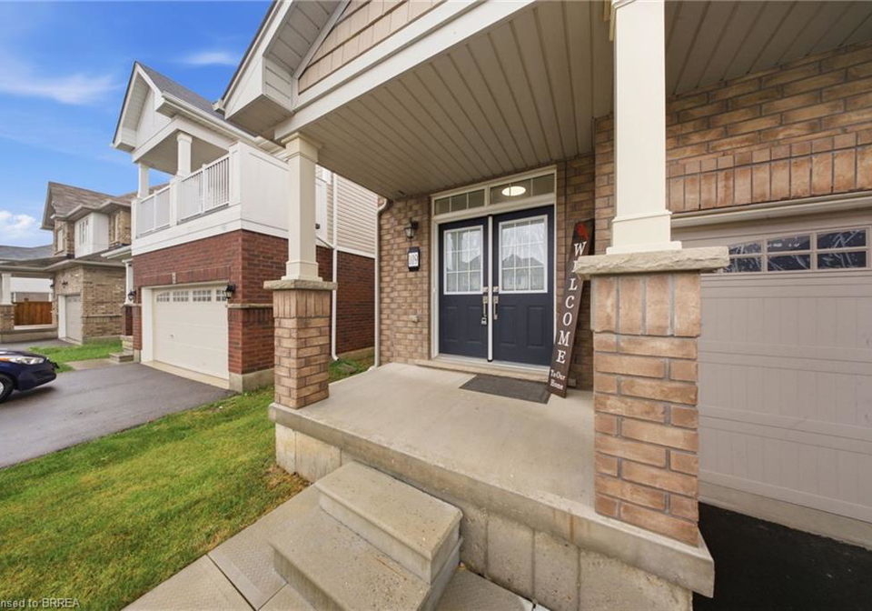 109-longboat-run-brantford-ontario-40849513