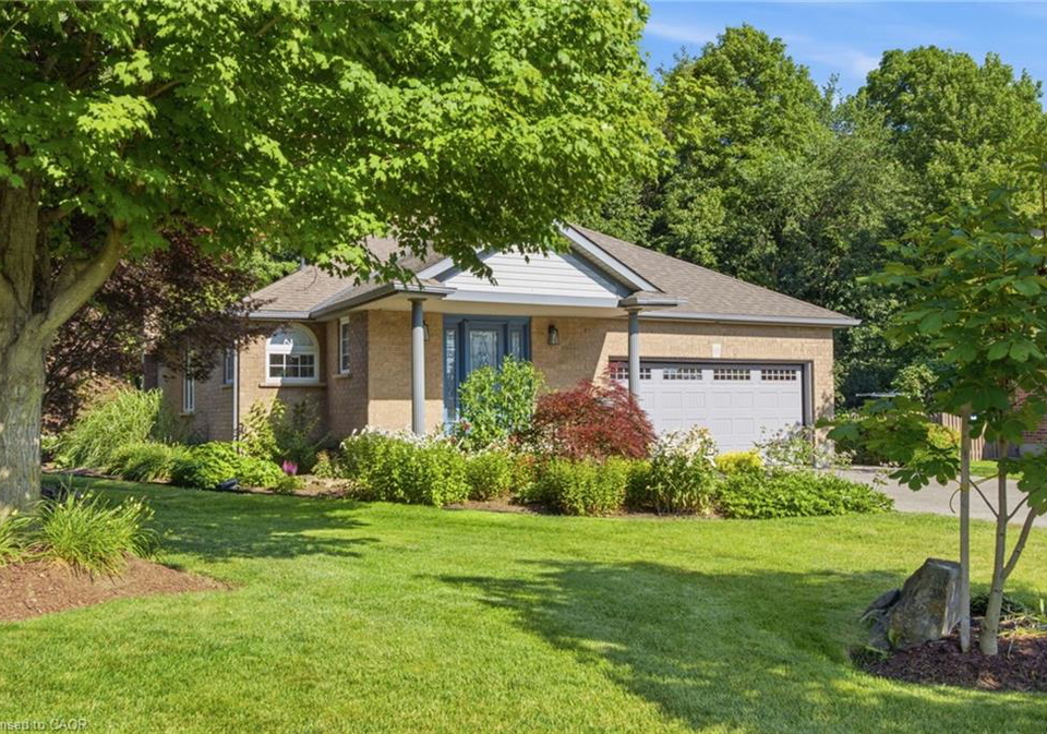 13-burlwood-drive-elmira-ontario-40849550