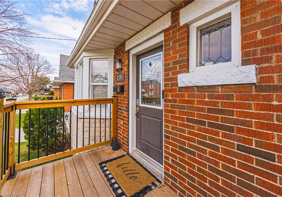 239-rosewood-road-hamilton-ontario-40849618