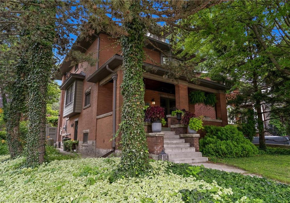 61-mountain-avenue-hamilton-ontario-40849641
