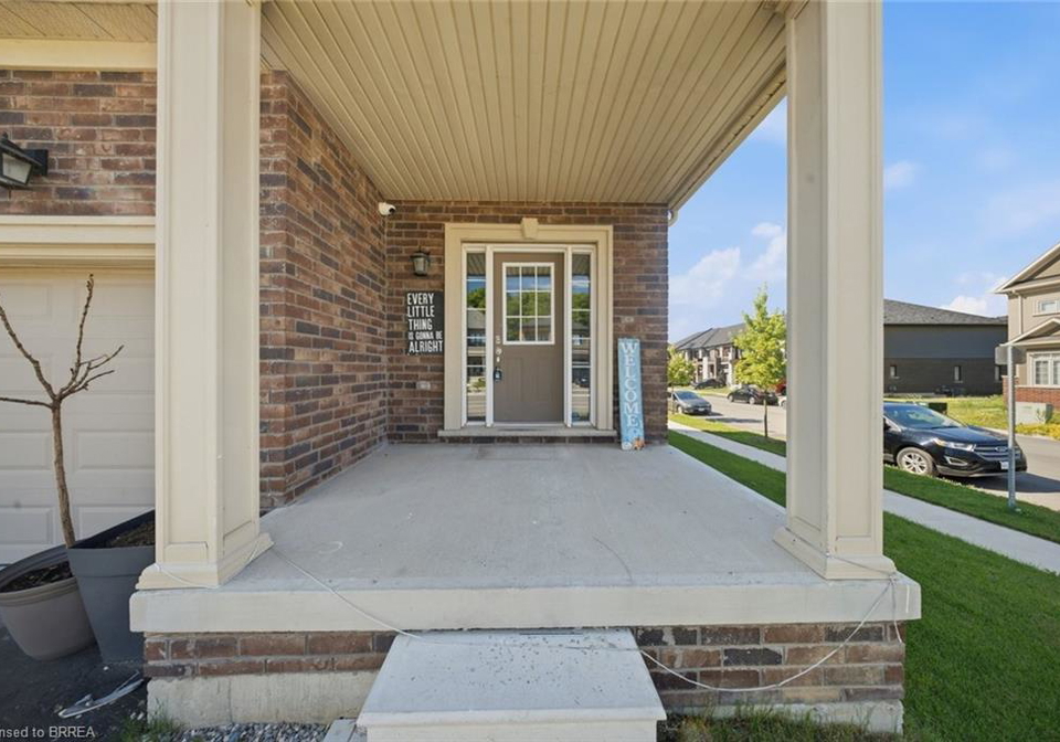 18-macklin-street-brantford-ontario-40849666