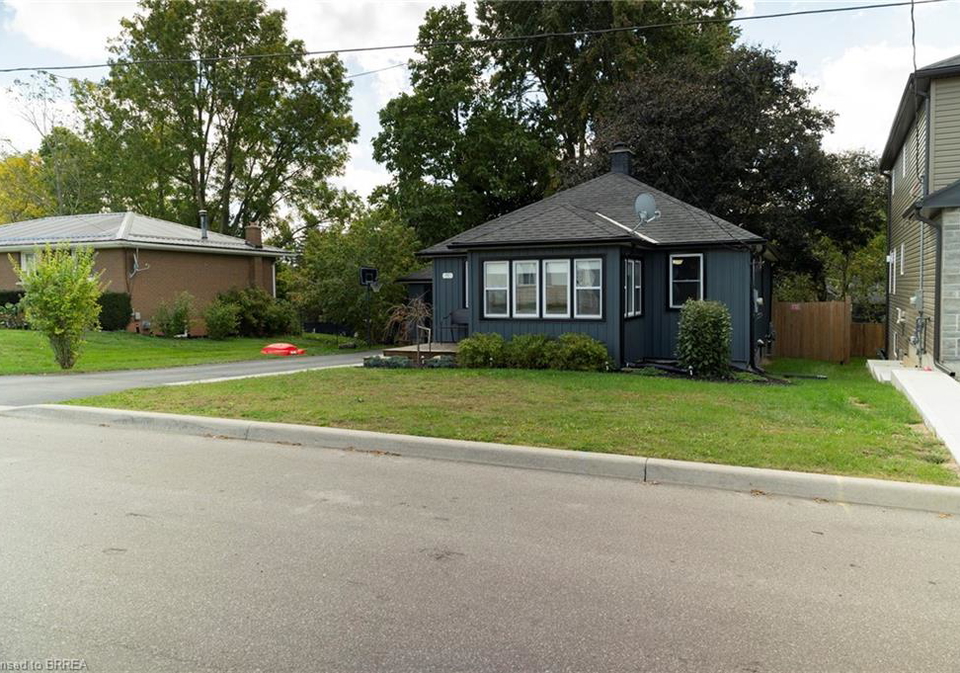 92-sovereign-street-w-waterford-ontario-40849702
