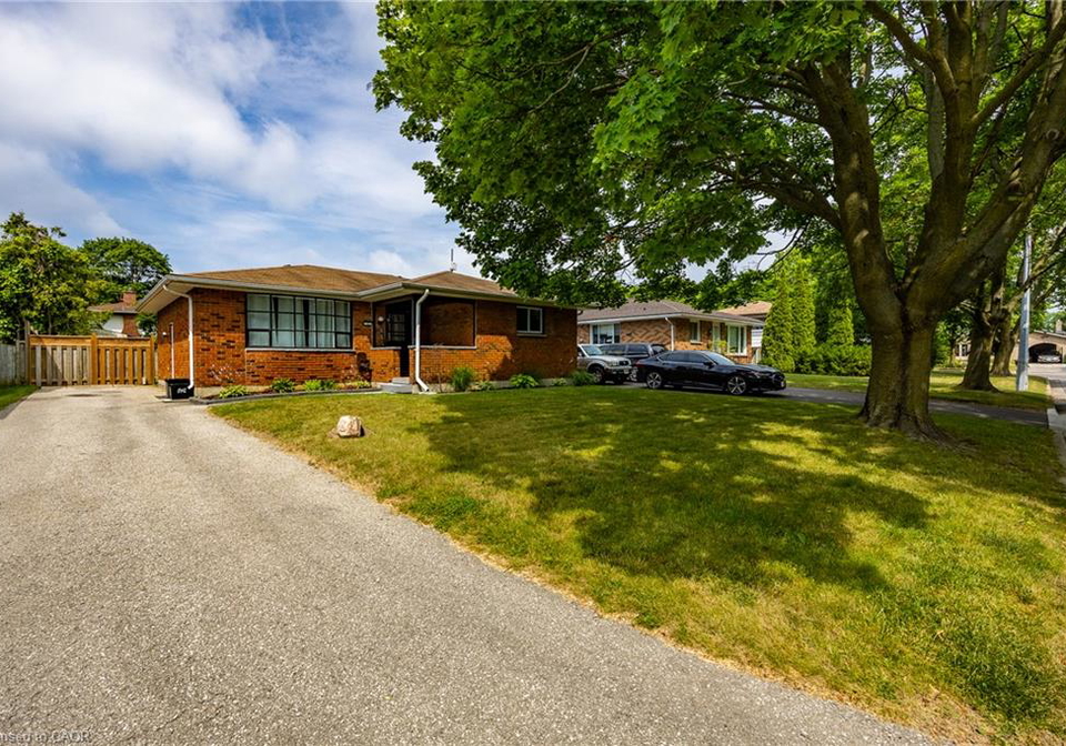 53-miller-crescent-simcoe-ontario-40849713