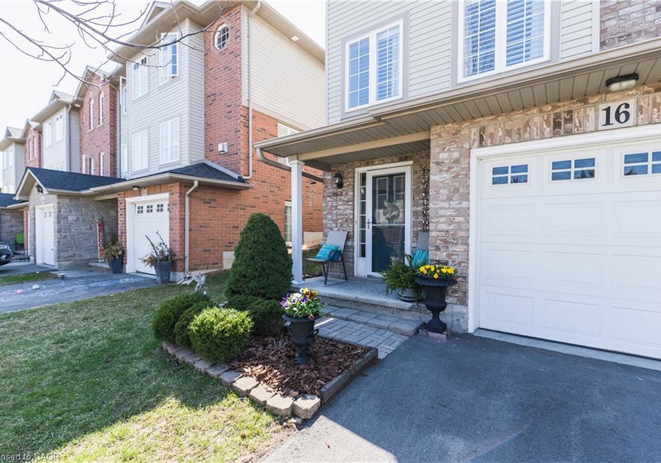 7-southside-place-hamilton-ontario-40849836