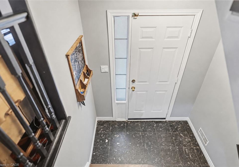 692-grange-crescent-waterloo-ontario-40849850