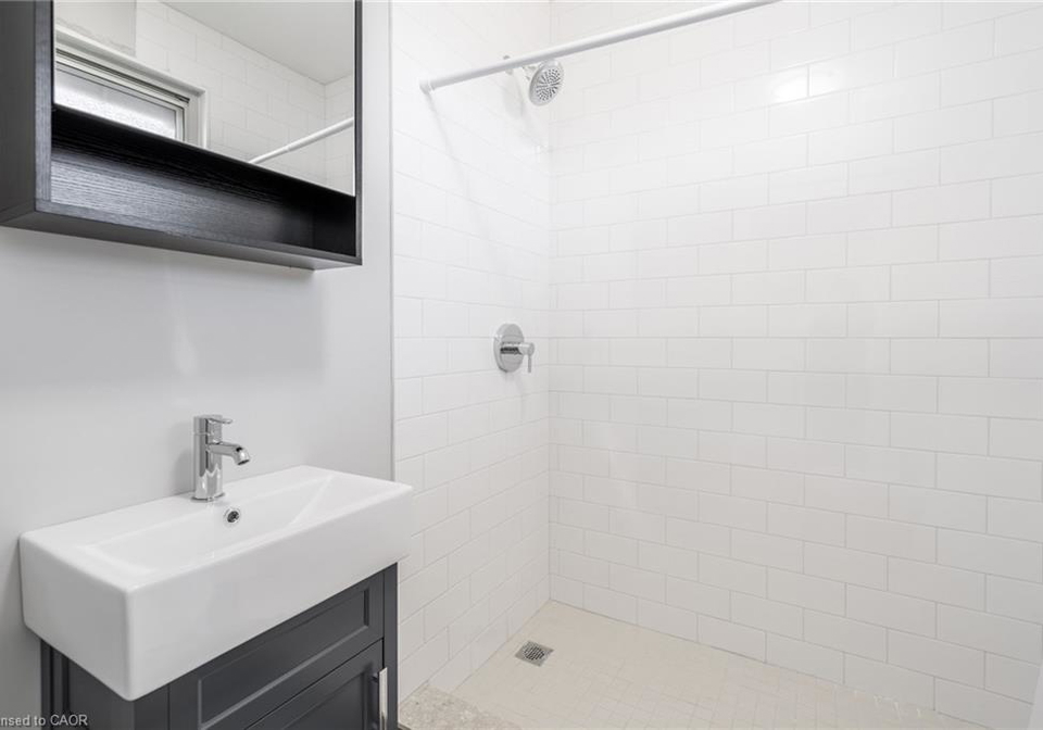 81-gibson-avenue-hamilton-ontario-40849870