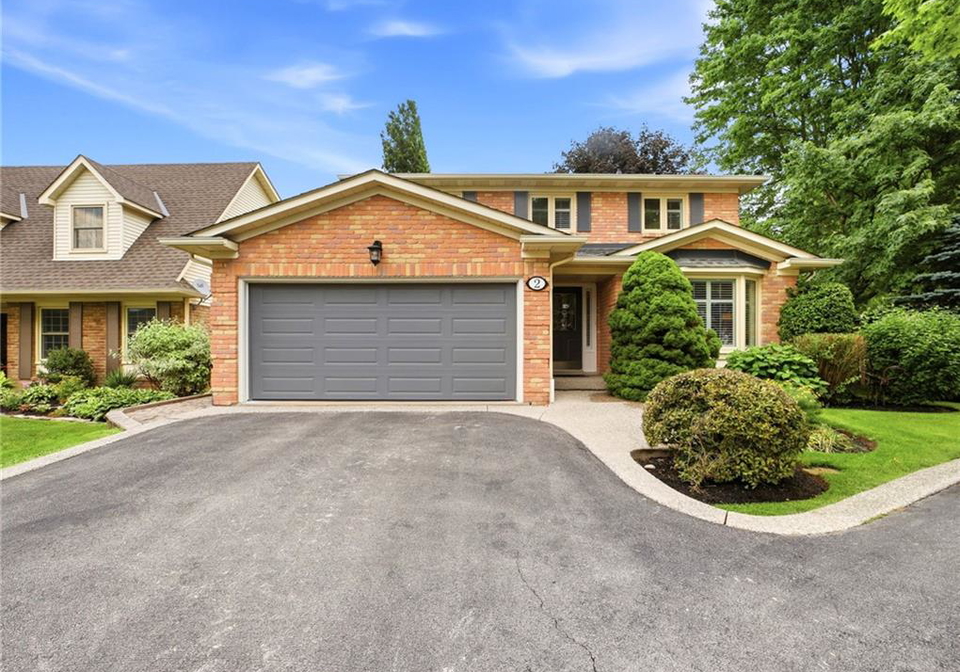 2-charterhouse-crescent-ancaster-ontario-40849883