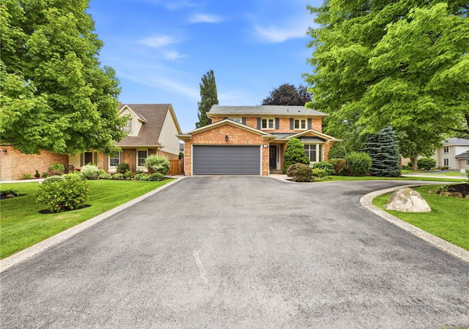 2-charterhouse-crescent-ancaster-ontario-40849883