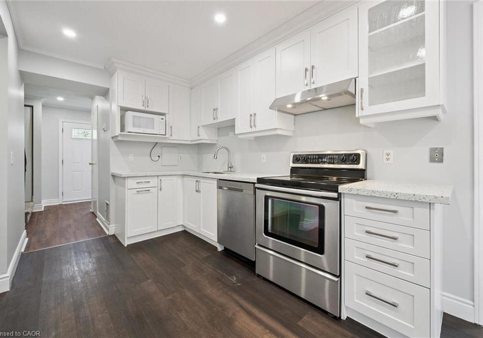 121-university-avenue-e-waterloo-ontario-40849888