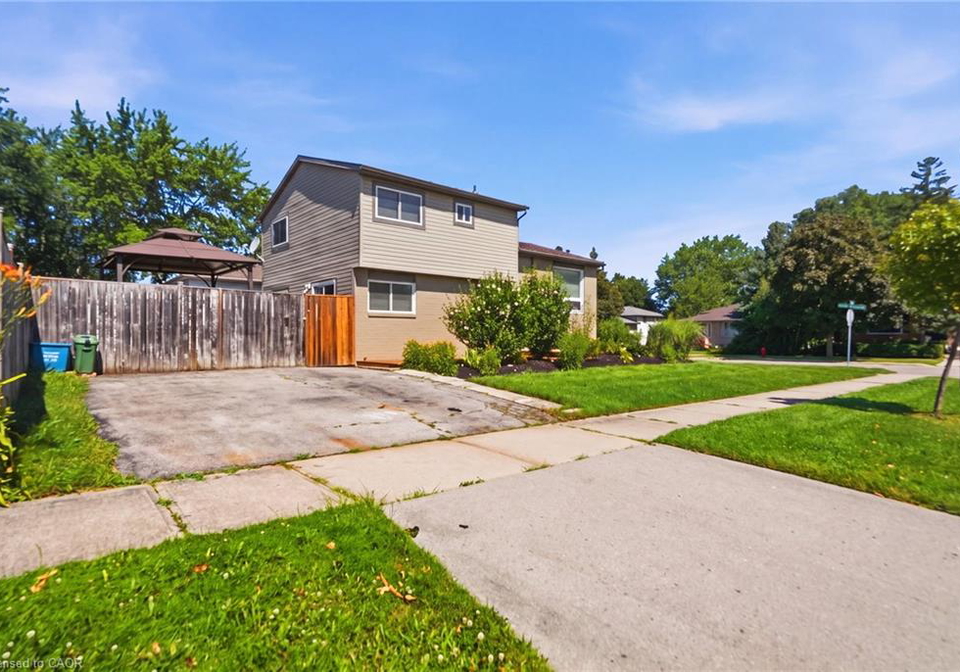 3-prideaux-street-stoney-creek-ontario-40849952