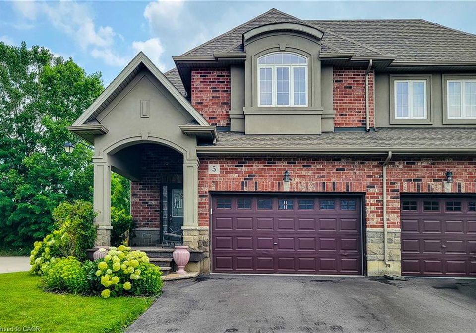 5-medici-lane-hamilton-ontario-40850009