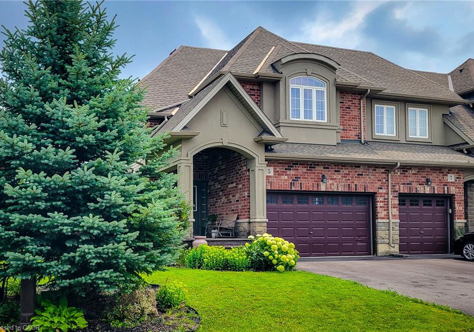 5-medici-lane-hamilton-ontario-40850009