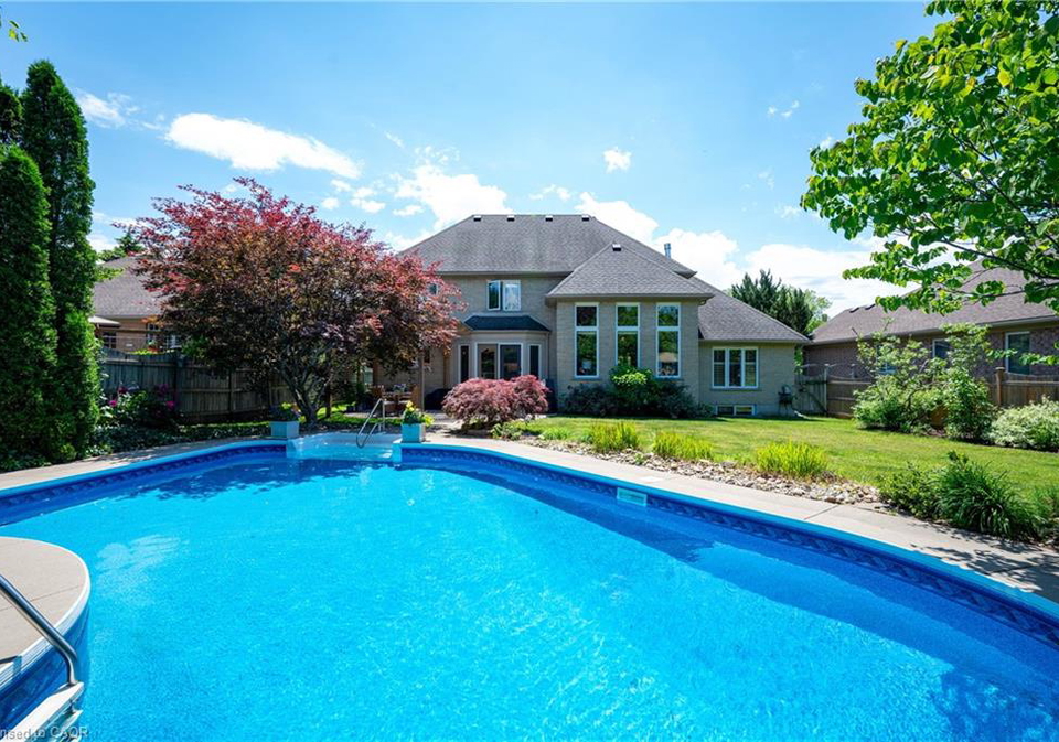 6-pioneer-tower-crescent-kitchener-ontario-40850010