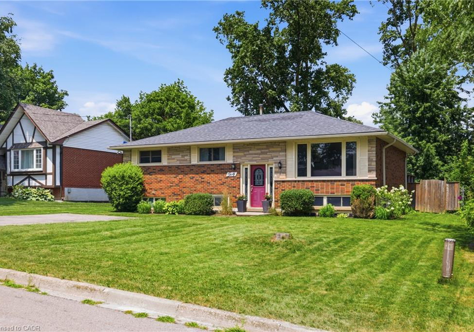 30-laird-street-caledonia-ontario-40850022