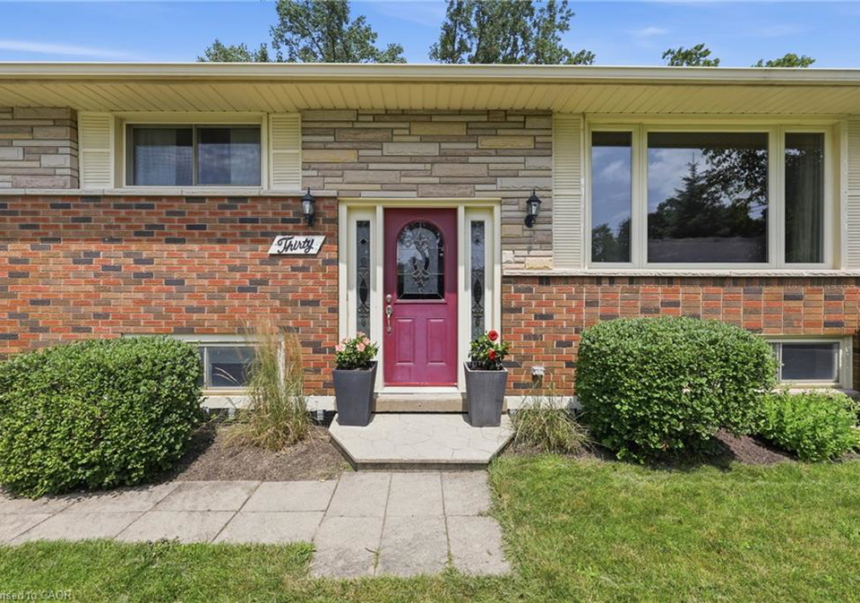 30-laird-street-caledonia-ontario-40850022