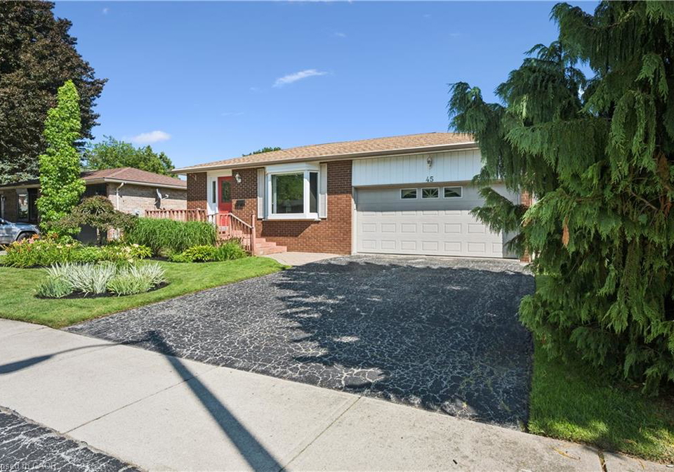 45-milverton-close-waterdown-ontario-40850027