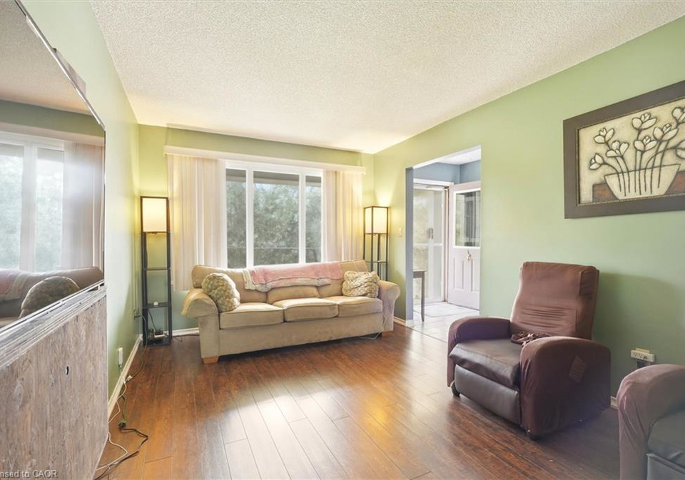 18-anne-court-grimsby-ontario-40850073