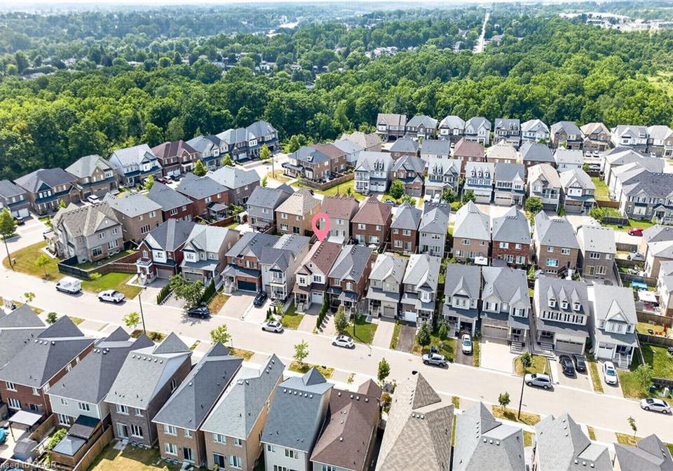 31-mccargow-drive-caledonia-ontario-40850128