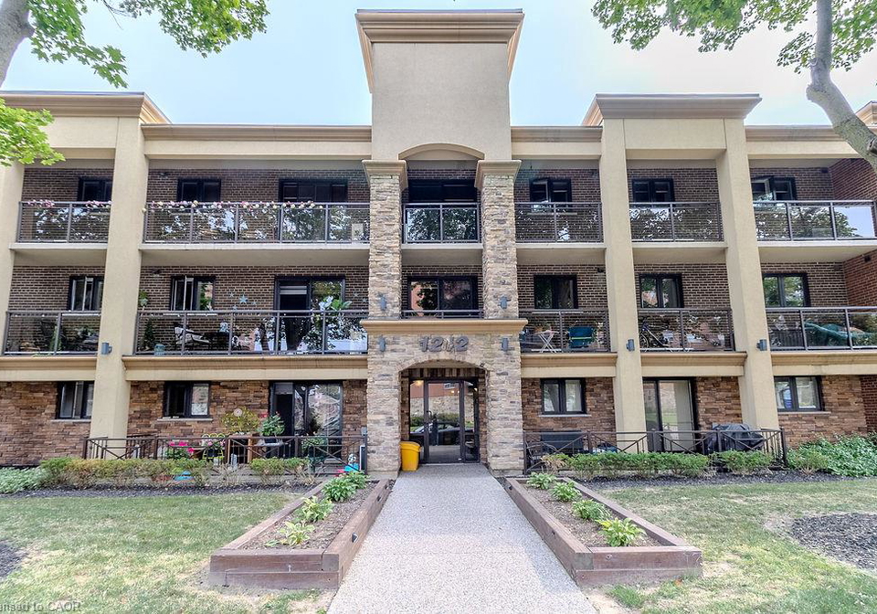 1212-fennell-avenue-e-hamilton-ontario-40850156