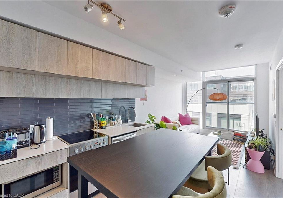 181-dundas-street-e-toronto-ontario-40850222