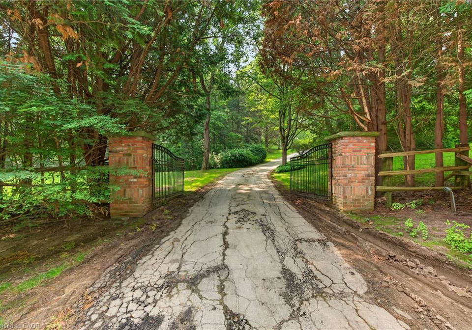 1376-mineral-springs-road-ancaster-ontario-40850249