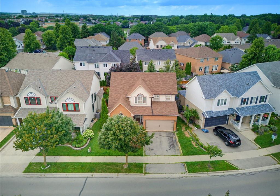 5141-blue-spruce-avenue-burlington-ontario-40850293