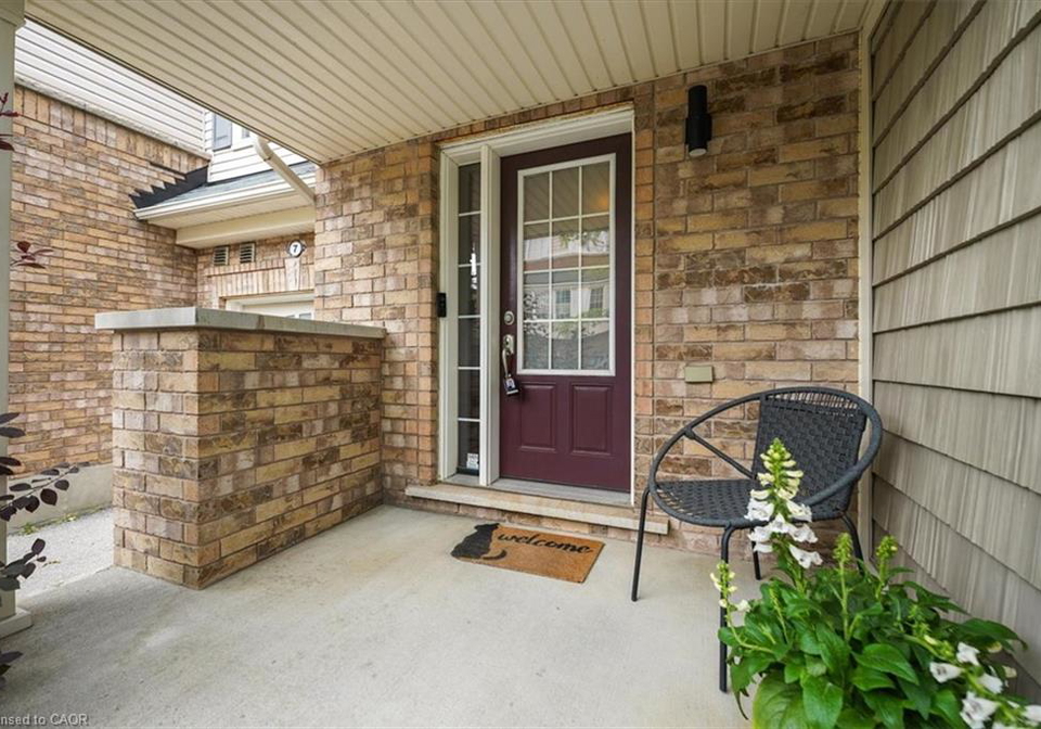 7-sirente-drive-hamilton-ontario-40850355