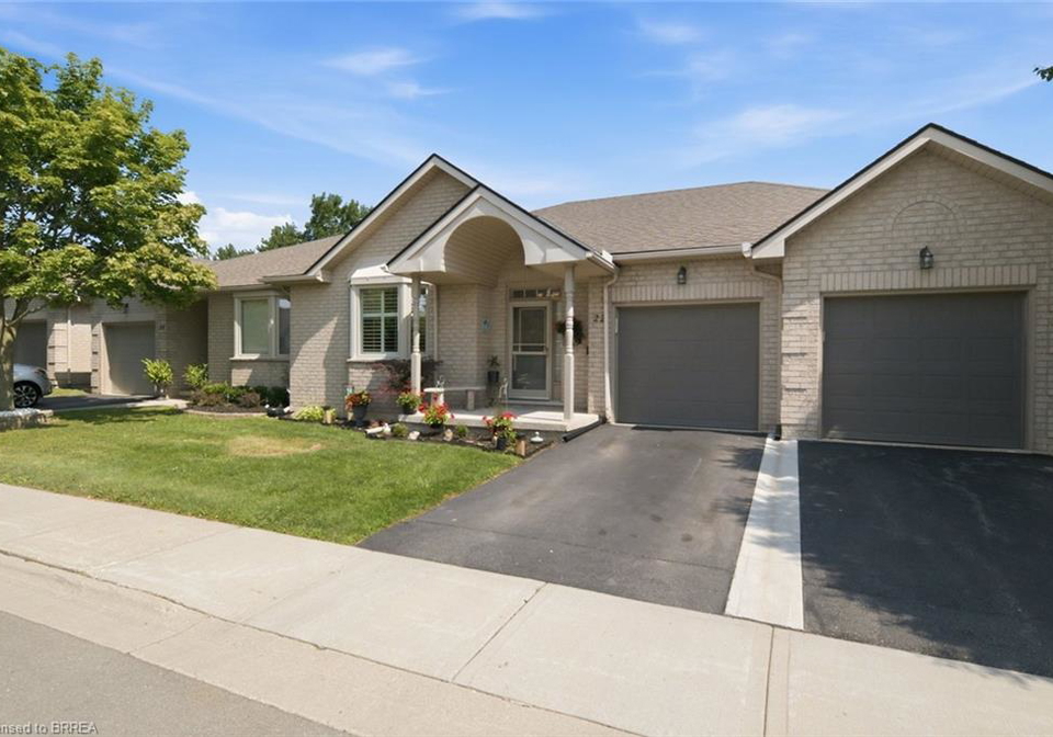 22-riveroaks-drive-mount-hope-ontario-40850360