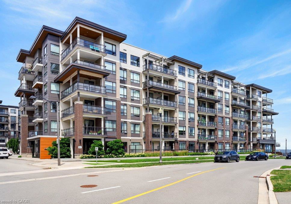 10-esplanade-lane-grimsby-ontario-40850387