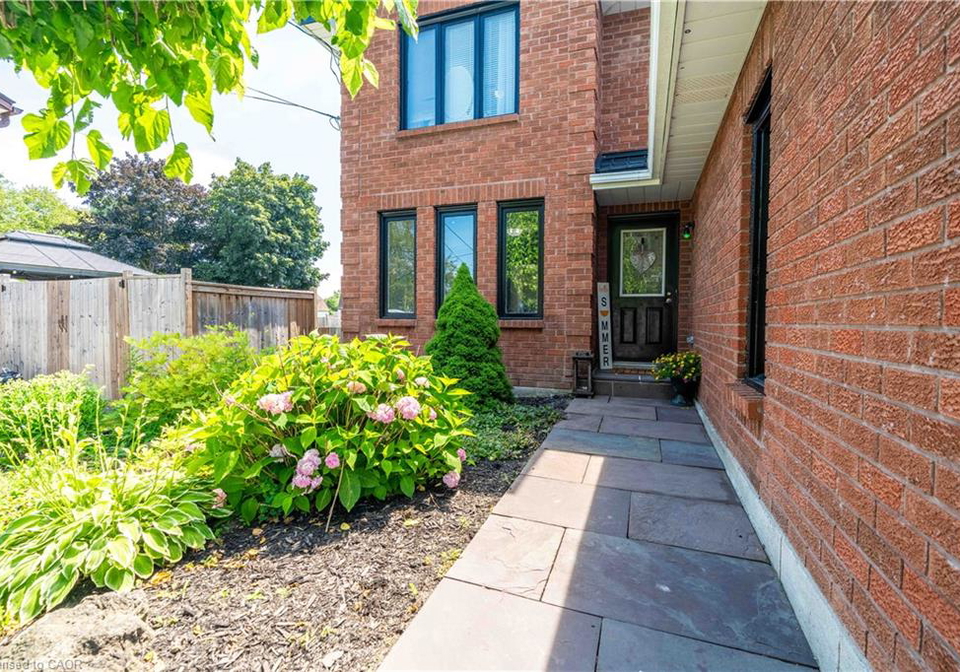 54-selkirk-street-caledonia-ontario-40850458