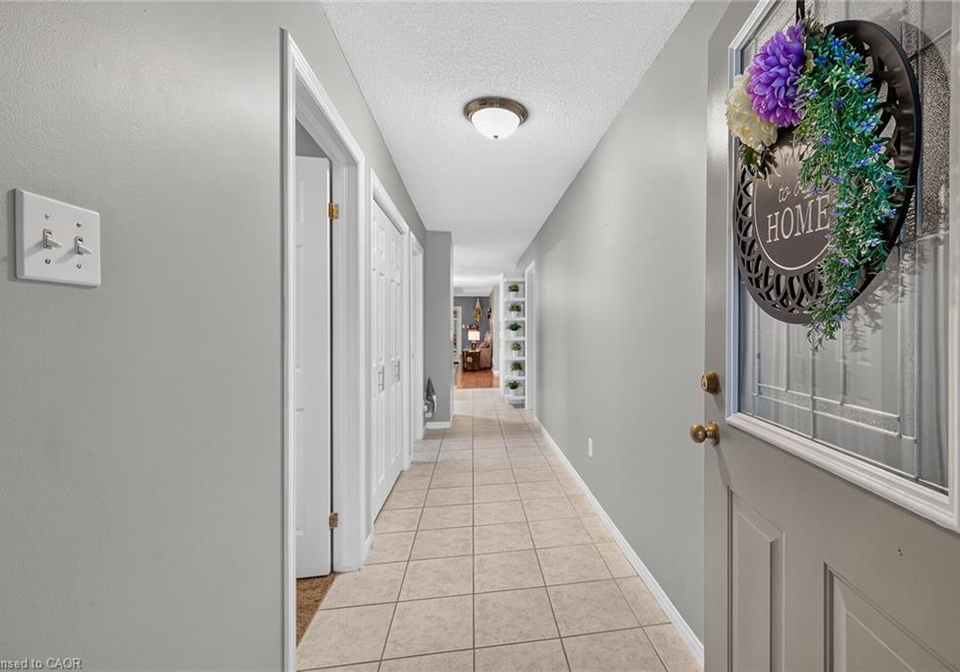 40-braemar-avenue-caledonia-ontario-40850536