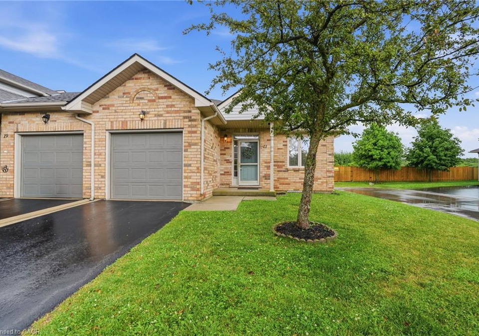 21-cathy-drive-mount-hope-ontario-40850538