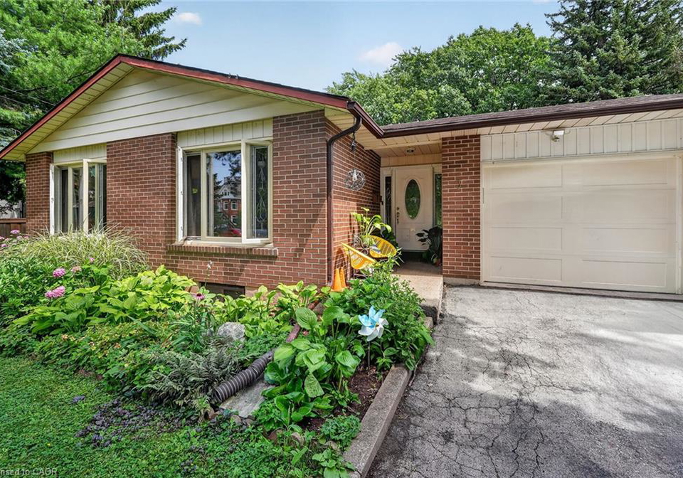 3-orchard-parkway-grimsby-ontario-40850617