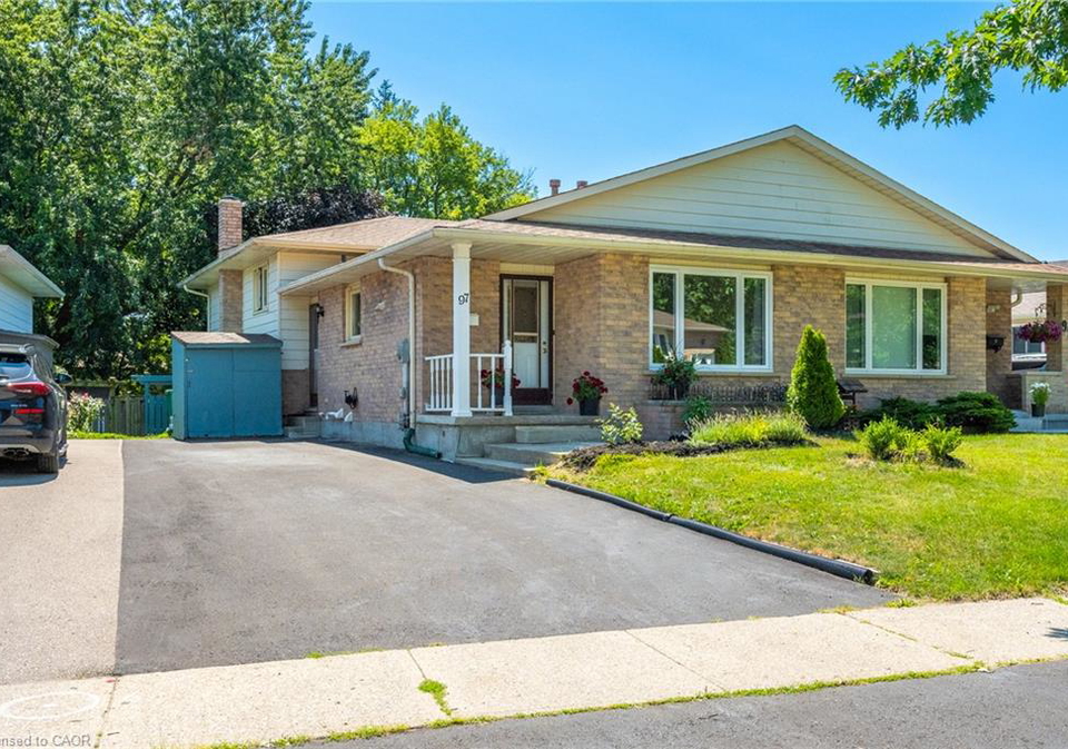 97-uxbridge-crescent-kitchener-ontario-40850618